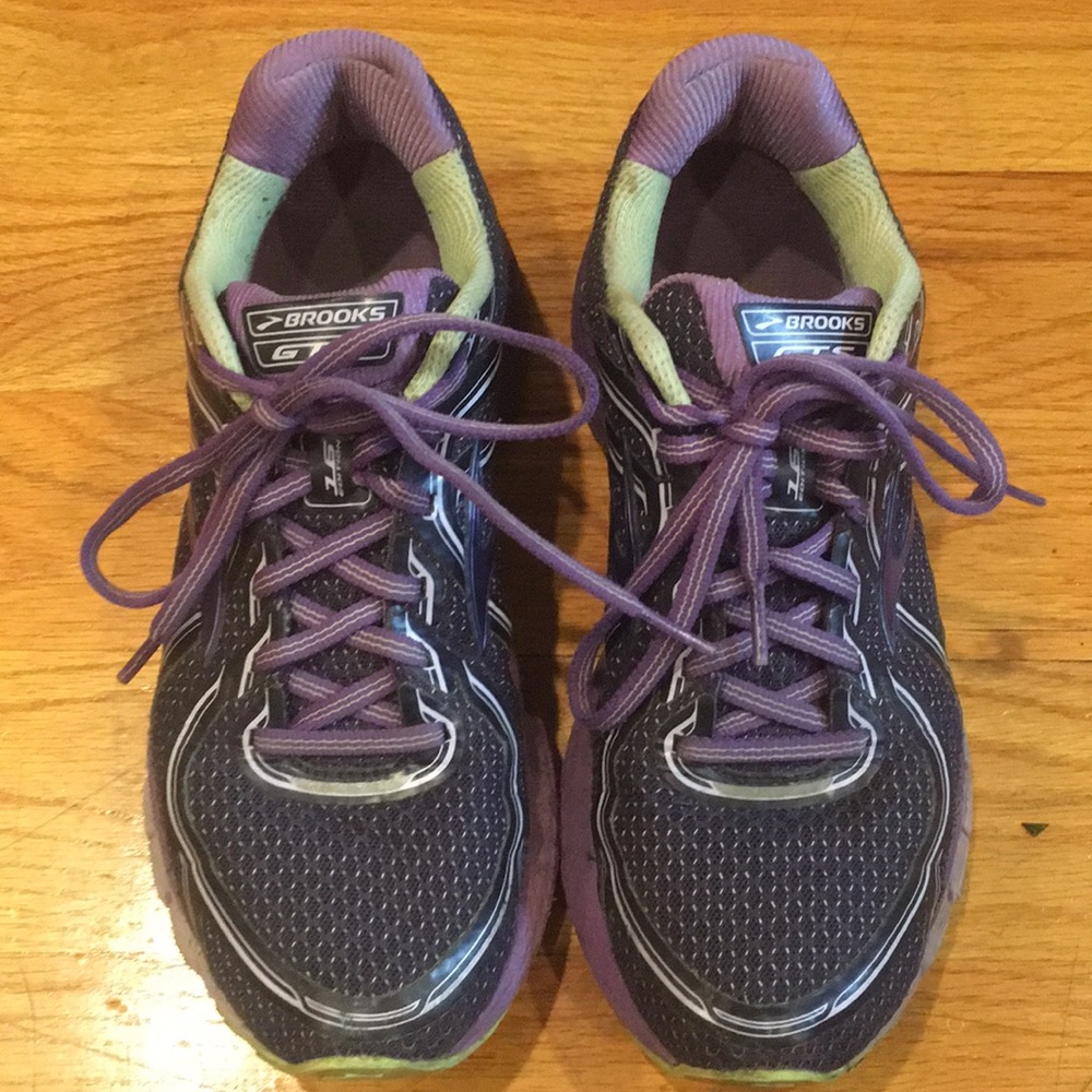 Brooks GTS 16 Running Sneaker